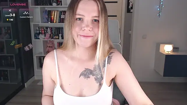 Emma_Bryan - Make my boobs bounce🩷