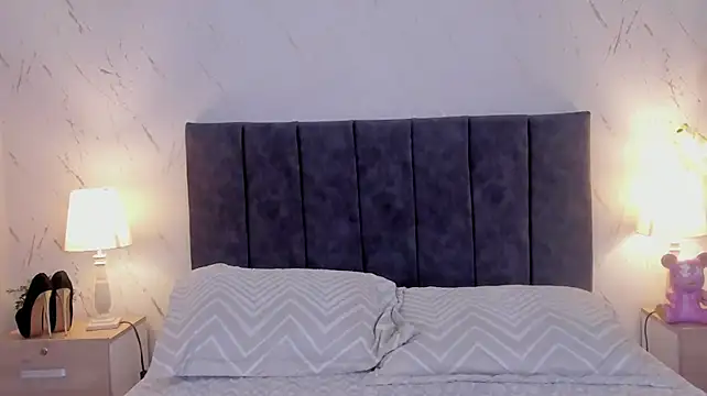 Emilly_Beaumont - get naked me and spanks x5