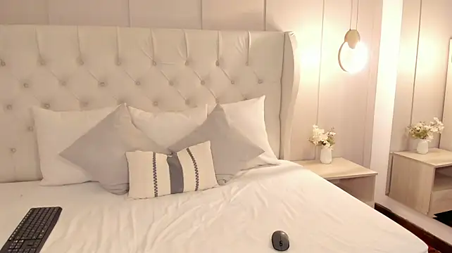 Mia_veggha - play with my pussy
