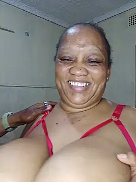 BBW123MILF - Kissing