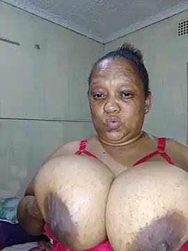 BBW123MILF - Kissing
