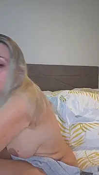 Malicia-hot - J'ECRIS TON NOM SUR MES SEINS