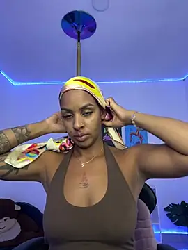 Julixxx22 - without the pants