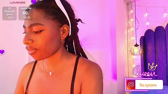Queen_perla_ - massage my tits