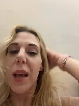 PrincessKikiZa - Finger my ass