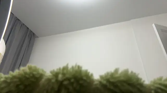 MargoPinky1 - finger in pussy