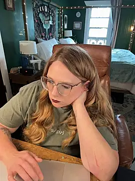 Thatcutegirlwtheglasses - bra off