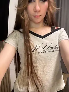 SweetieKitty1 - Squize my tits clous up