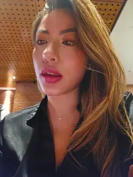 Karen_San_Miguel - Open a blouse in public + control toy 5m