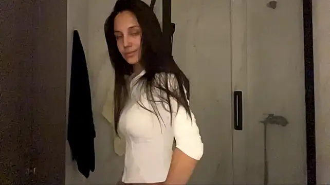 GildaCode - play with my NAKED boobs 1 min