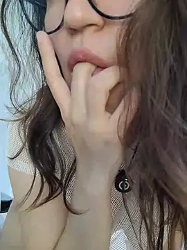 KattyHottsonn - Remove top