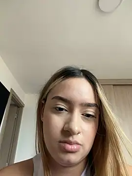 Barbievictoria - Full naked and go to shower