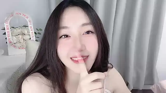 Susanwu_2002 - 买皮带 造型抽m