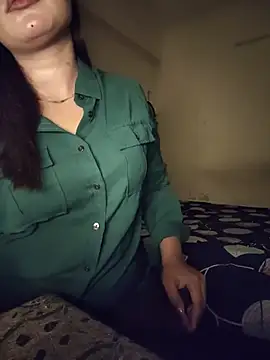 Shreshtha_sasha - Oil on Boobs