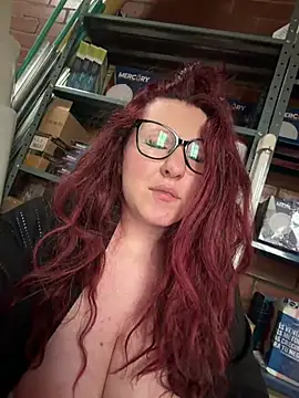 Arlette7 - Play with a hammer in my body PUBLIC