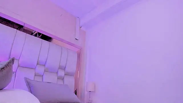MartinaSpiicy - fingering my wet pussy