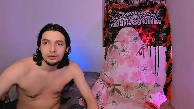 Kylietimothee - FRENCH KISSES