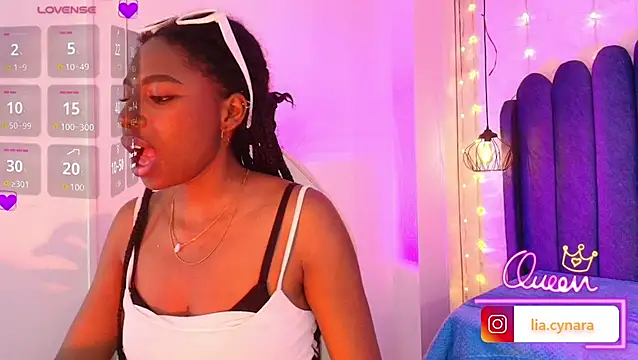 Queen_perla_ - massage my tits