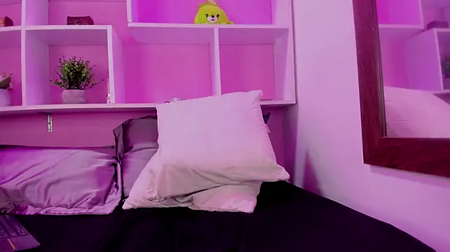 AteneaWinther - show pussy near caara👀💦