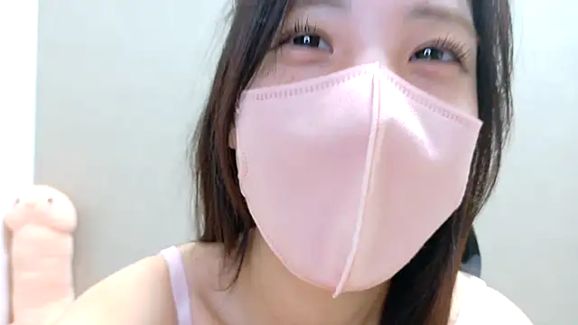 Riri__nyan_o0 - 寝てないから攻めの姿勢🩷上の服脱いでハイフィーチクビあて🩷