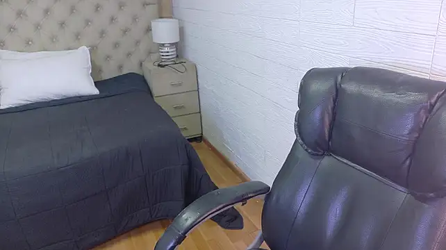 SecretDiamond_ - :ass:Make me squirt squirt :movingboobs: