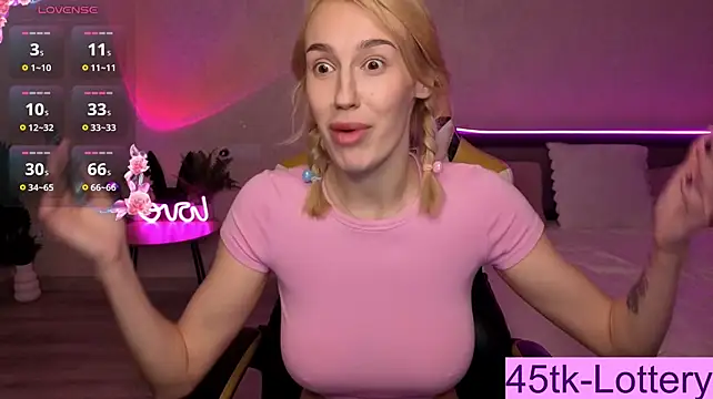 ToxicDollKiss - strip show