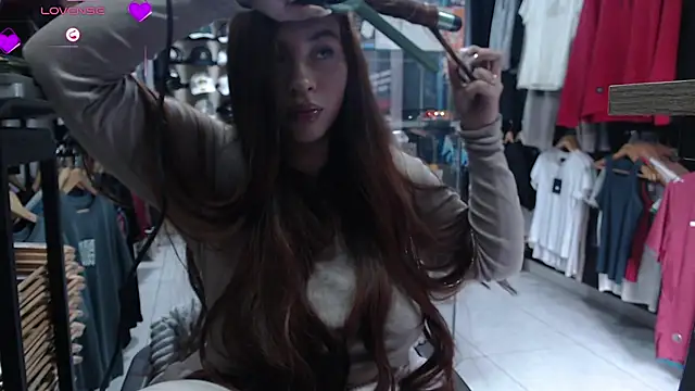 DulceJoness - Flash Boobs at PublicStore 😈
