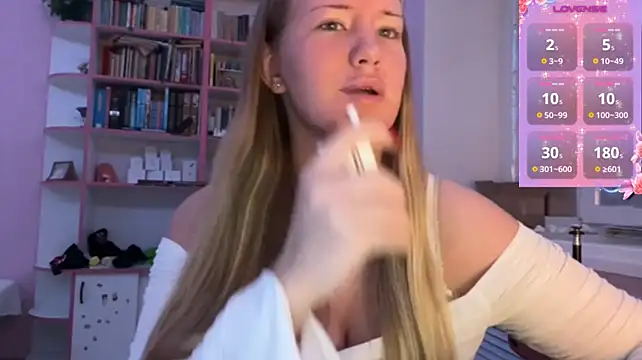 LisiKiss_ - Tongue tease 😏