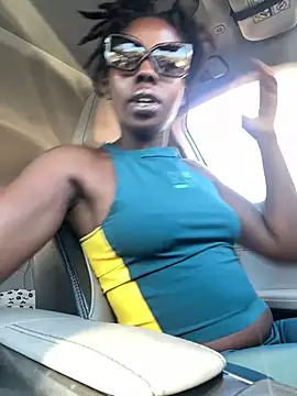 Thechocolatepeach - flash boobs 1 min