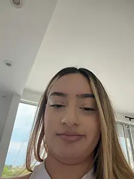 Barbievictoria - Full naked and go to shower