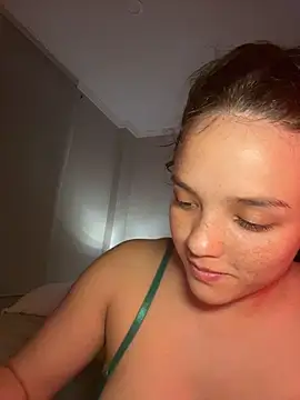 MisFrekcles_ - finger in my pussy