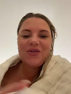 Blonde_baddie - Get in shower