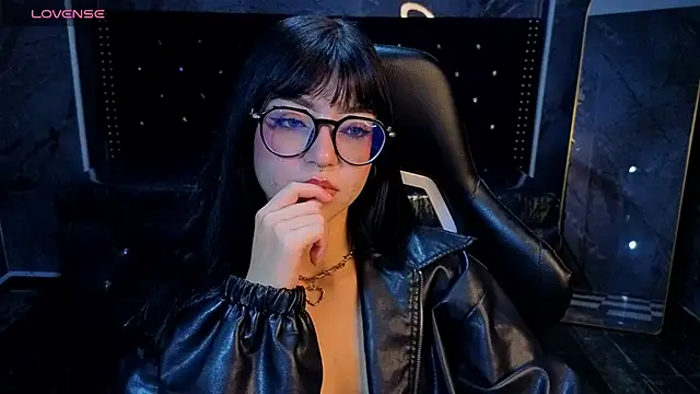 _mia_collins_b_ - Show boobs + play nipples