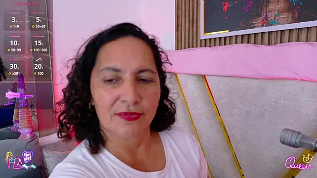 Luna_Naughty1 - ice in my pussy