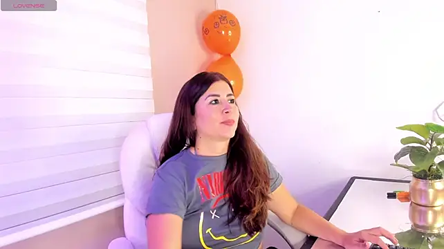 Qlooncita - cum on my boobs
