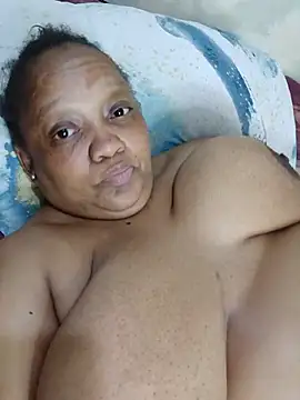 BBW123MILF - Kissing