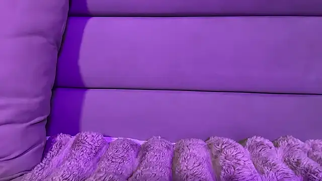 AlmaryKim - show body + ass + play with kitty