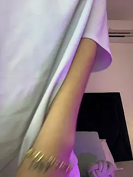 Lily_Woodz - Remove panty+ oil+ doggy style ✌🏼🍑
