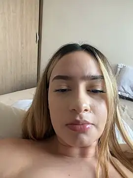 Barbievictoria - Full naked and go to shower