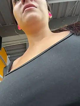 AlannaEvons - Tits Out + Spank In The Gym 🍒😈