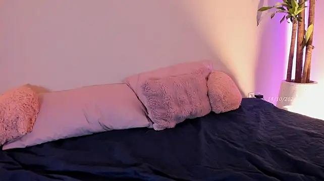 Mia_mystic_ - Assemble your own denim pillow