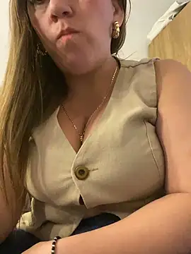 SCARLET-20 - Flash ass + Flash pussy 😋