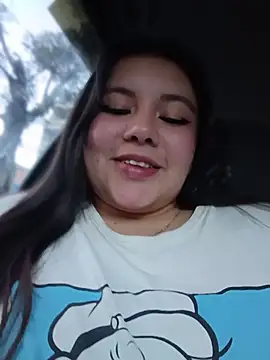 Lucy_blush - Flash tits +Pinching the nipple