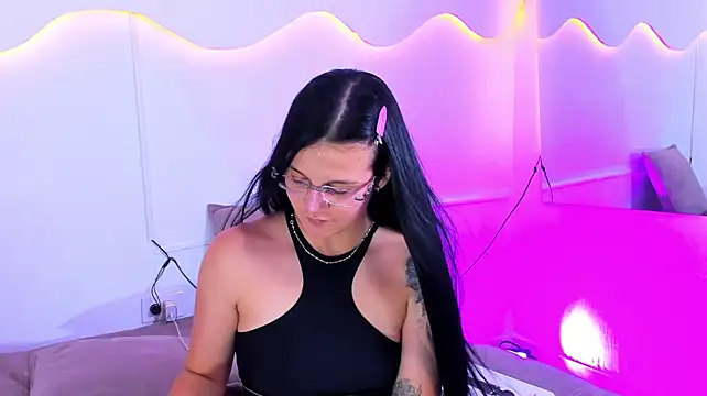 MiaHansson - Show tits
