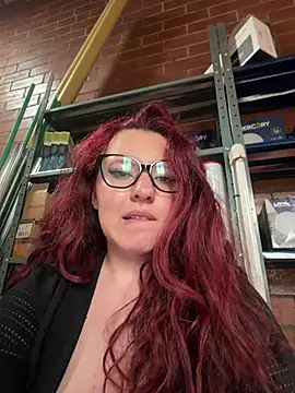 Arlette7 - Play with a hammer in my body PUBLIC