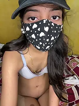 Nidhi747 - Show pussy in public
