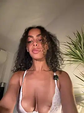 Yasmingarcia - suck fingers + LT 6 min video 🙈