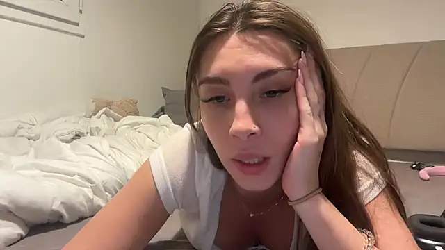 Perrine_offf - striptease au dessus d'un tip de 50