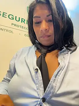 Emilly__Bown_ - remove panties in preparation