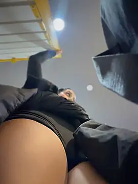 AlannaEvons - Tits Out + Spank In The Gym 🍒😈